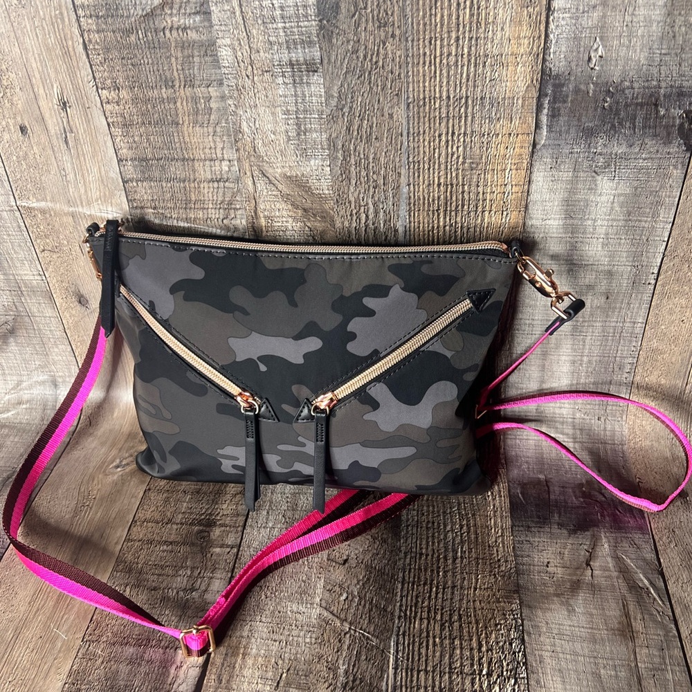 Stella & Dot Grey Crossbody Crossbody
 Crossbody Bag with Pink Strap